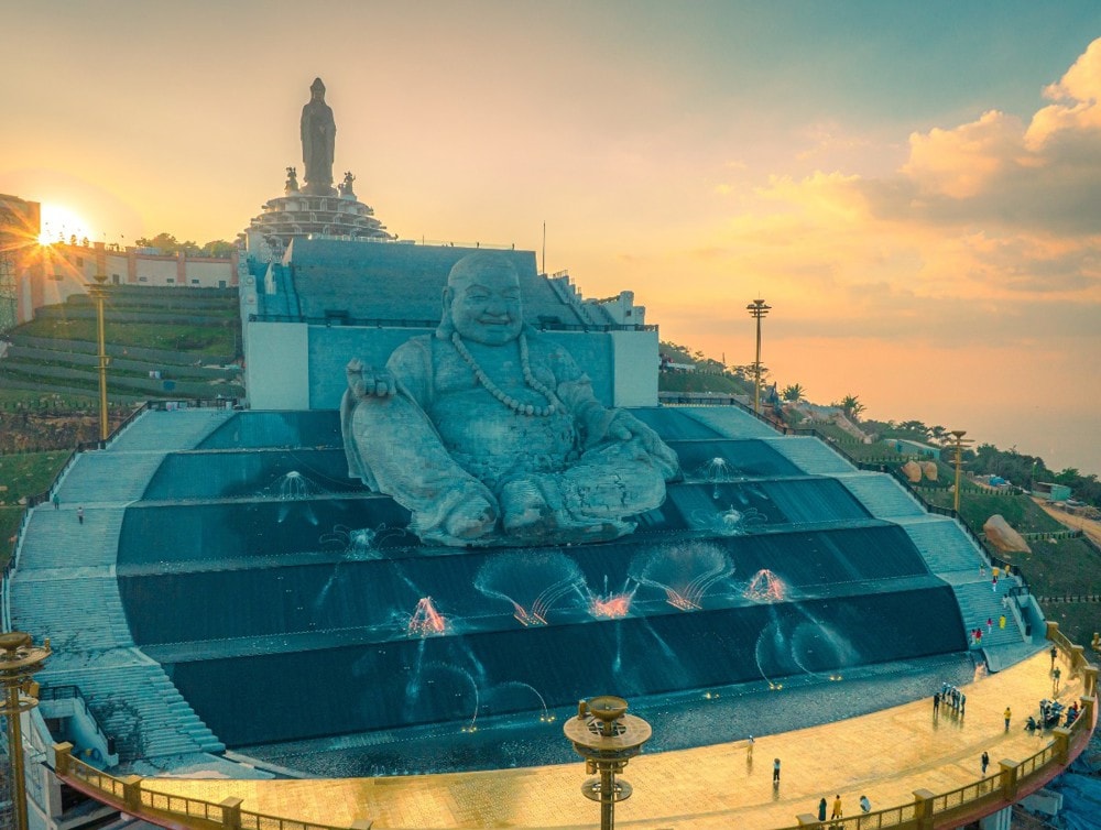 Tôn tượng Bồ Tát Di Lặc